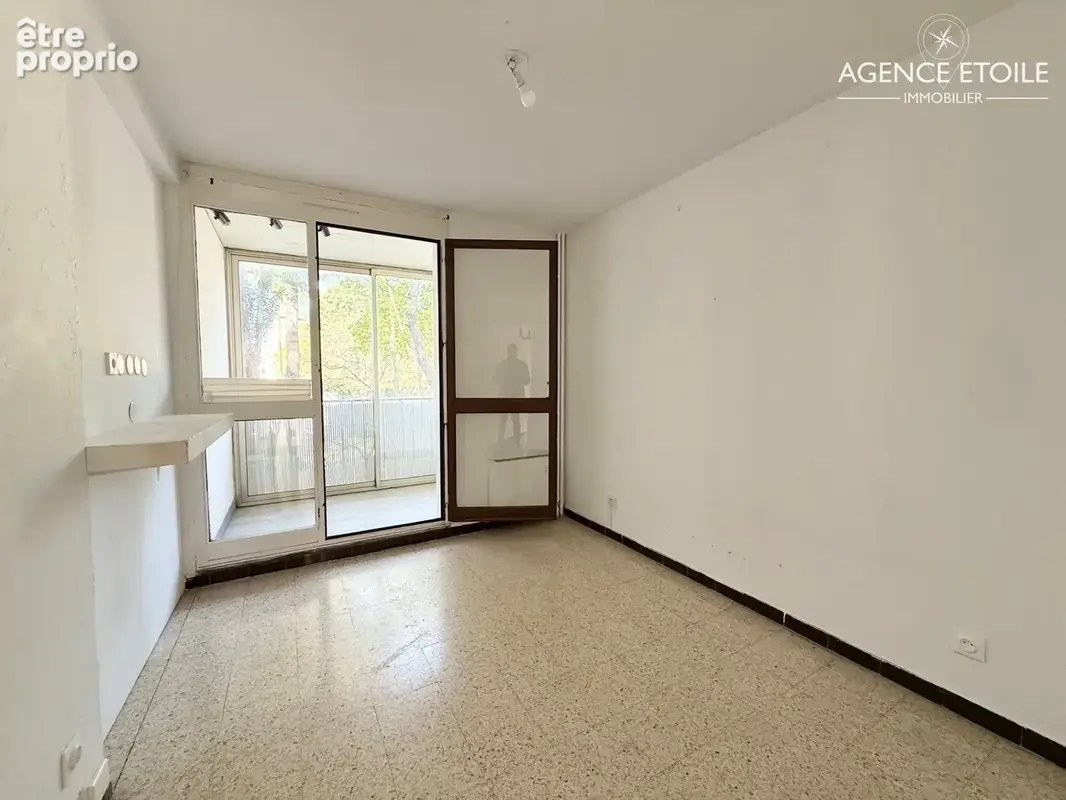 Marseille 12e   grand type 5 traversant de 95 m2   4 chambres   terrasse - loggia   place de parking privative - photo 11