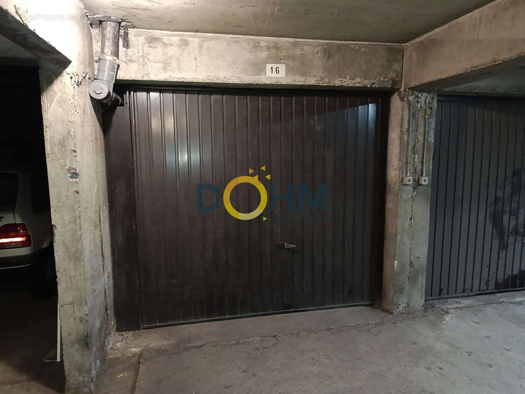 Parking à CLERMONT-FERRAND