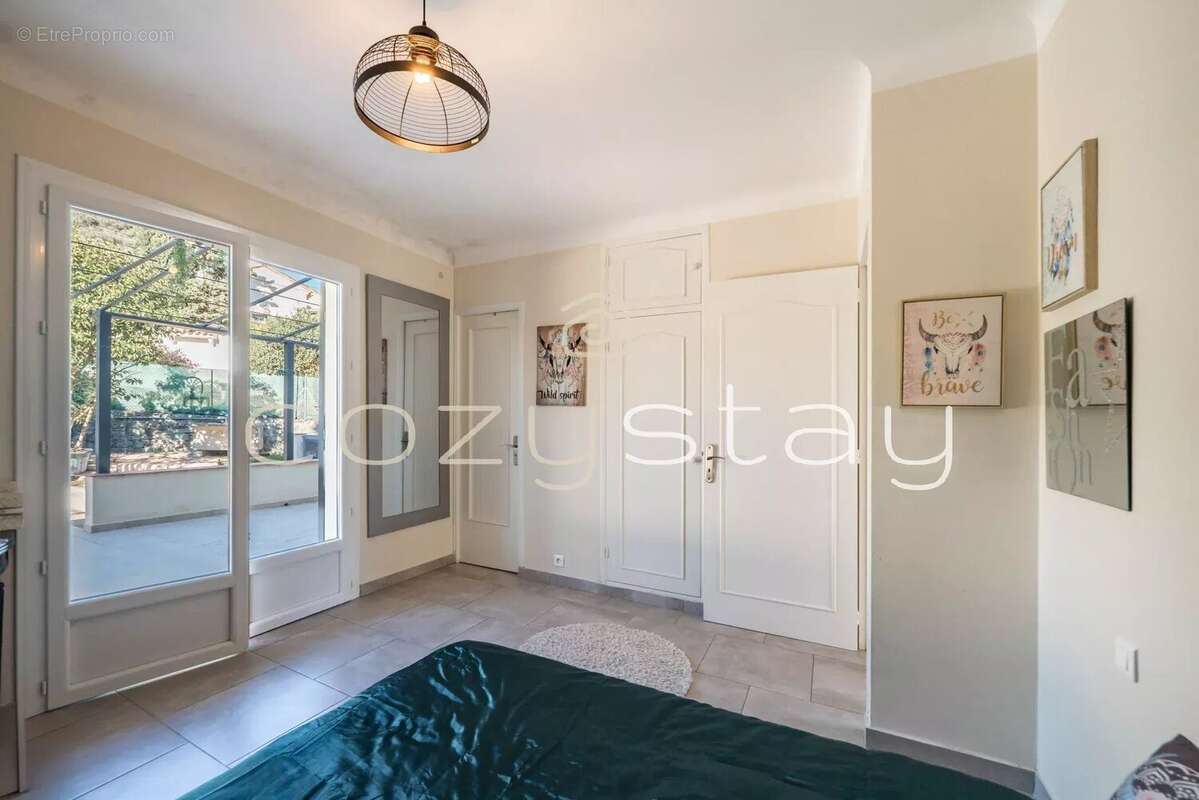 Maison à MANDELIEU-LA-NAPOULE