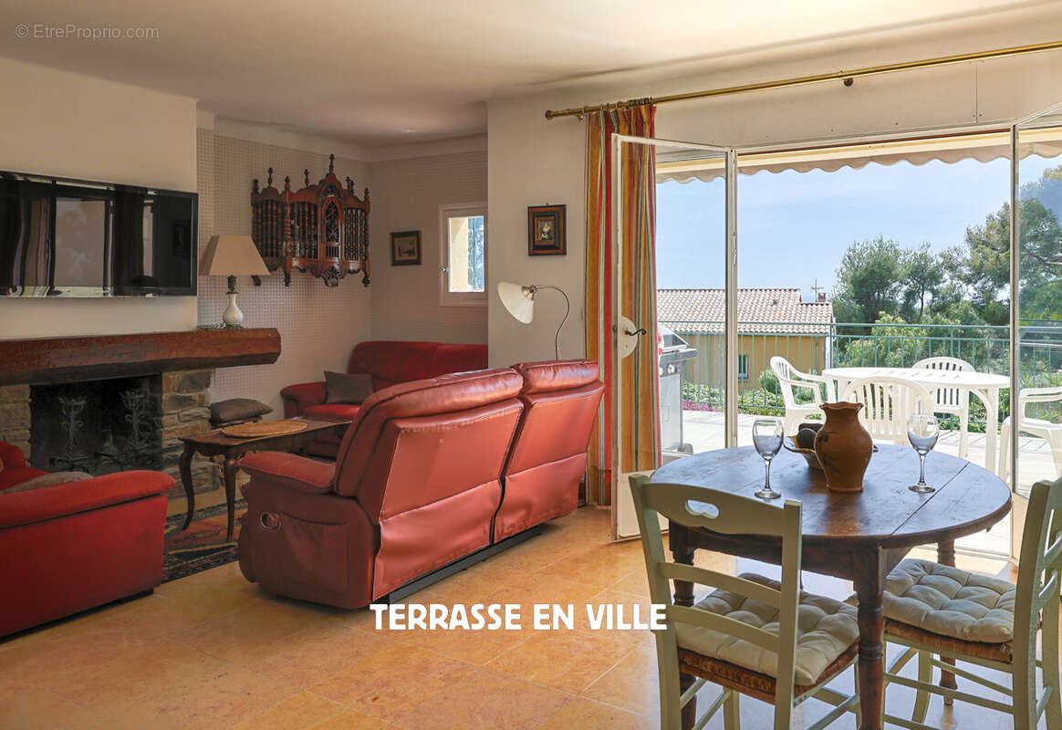 Maison à CARQUEIRANNE