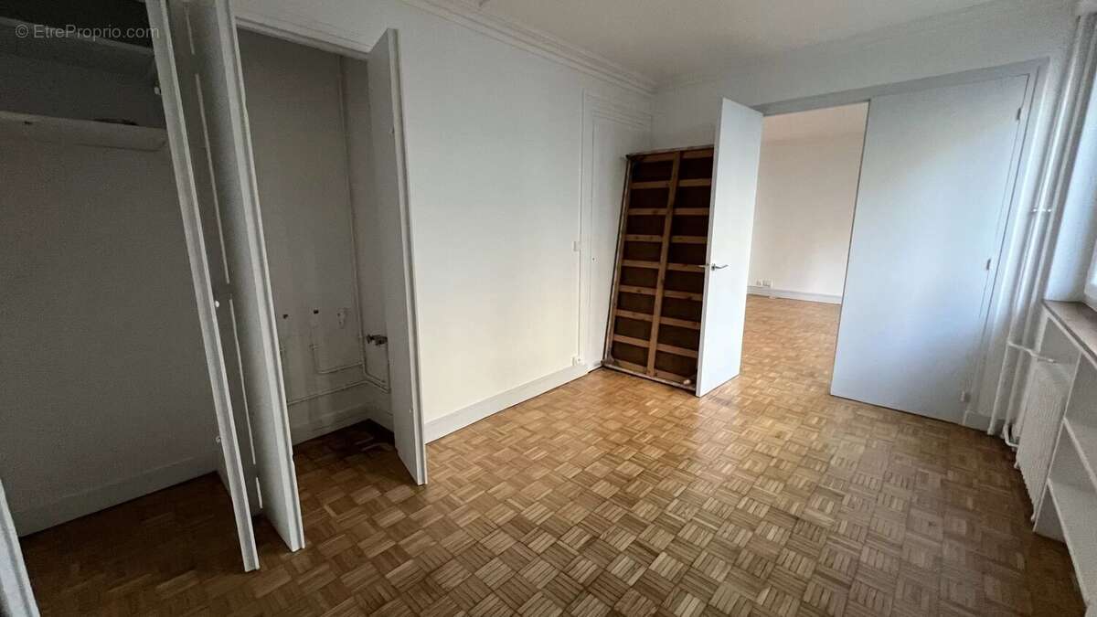 Appartement à NEUILLY-SUR-SEINE