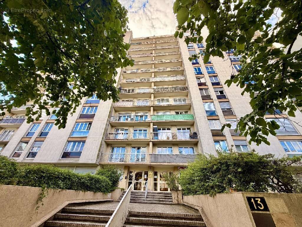 Appartement à ROSNY-SOUS-BOIS