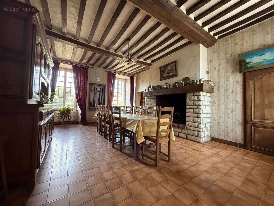 Maison à MONTREUIL-SUR-LOZON