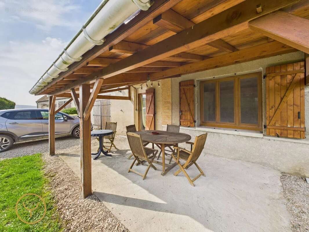 Maison à MARIGNY-LE-CHATEL