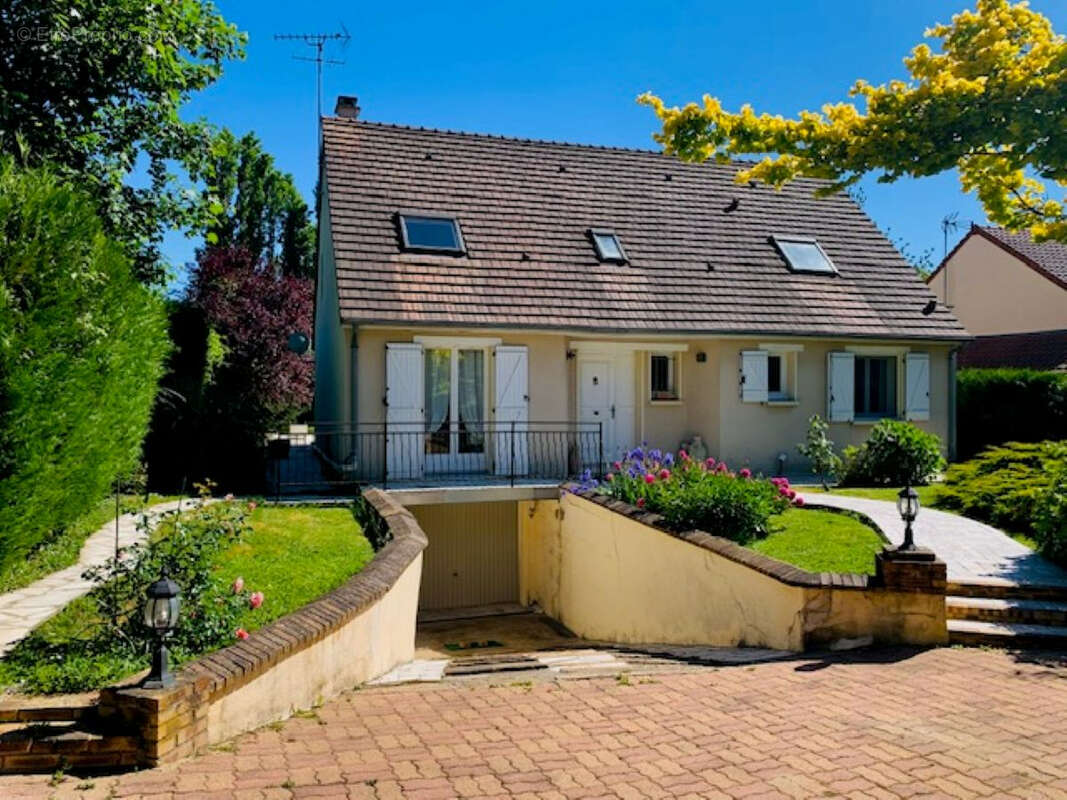 Maison à MAULE
