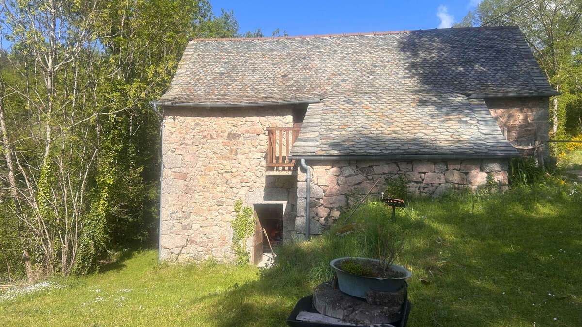 Ensemble en pierre d'exception aux portes de l'Aubrac : 4 maisons restaurées, piscine & patio - photo 17