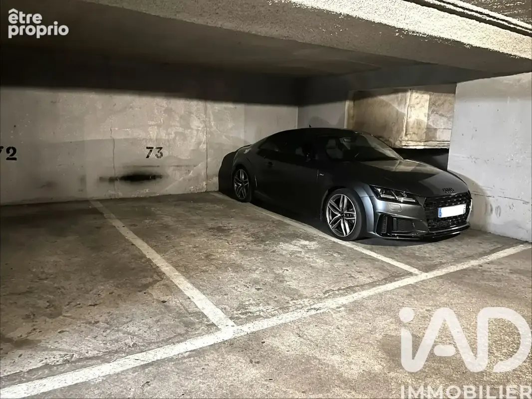 Photo 1 - Parking à PARIS-16E