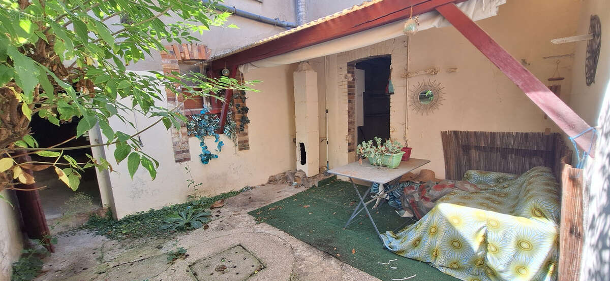 Maison 90m2 environ,au pied des commerces,3 chambres,bureau,garage,atelier,grange,cave,terrain 190m2 - photo 13