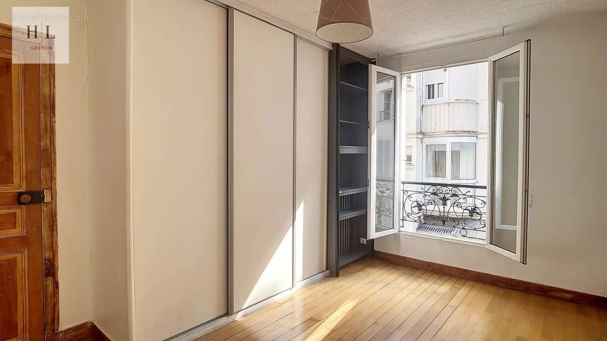 Appartement à PARIS-15E