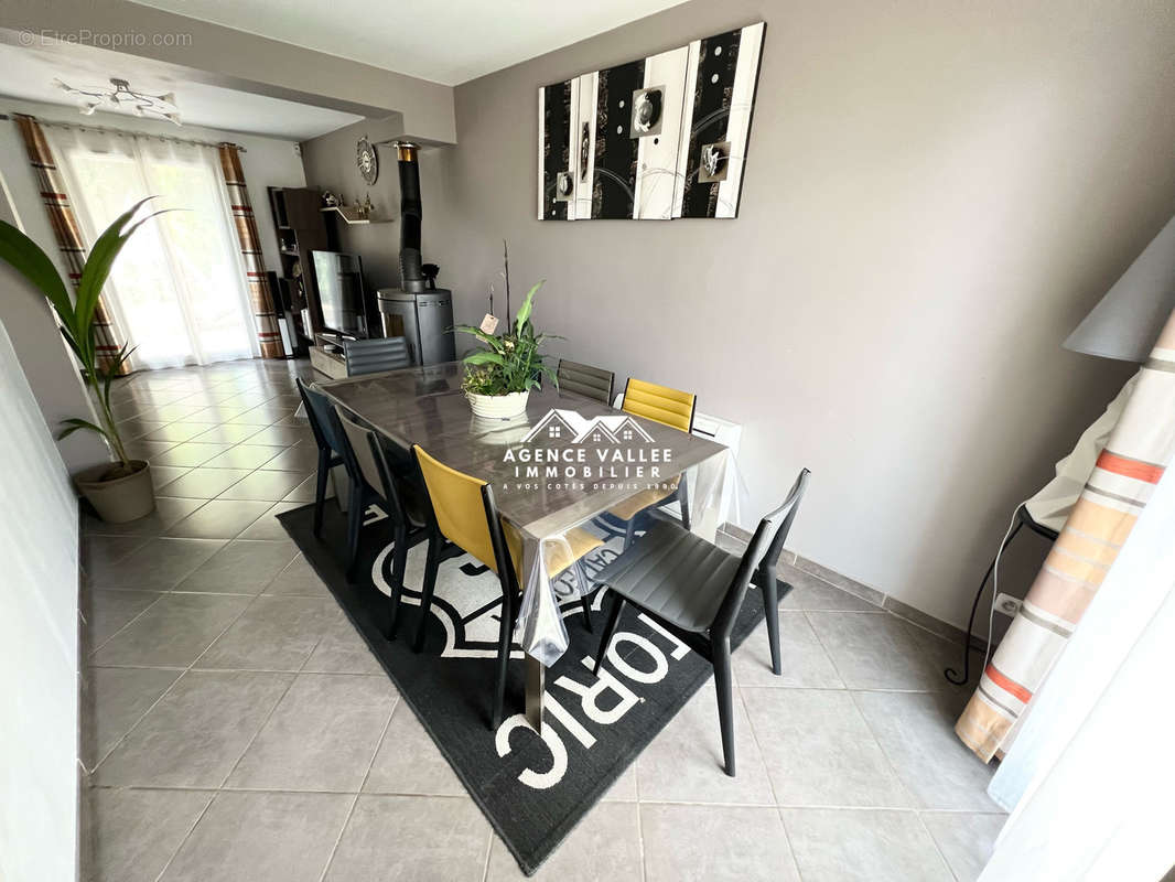 Maison à SAINTRY-SUR-SEINE