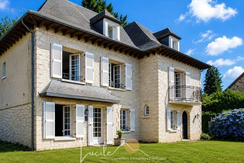Propriété de caractère – Emplacement exceptionnel, beaux volumes et potentiel unique - photo 2