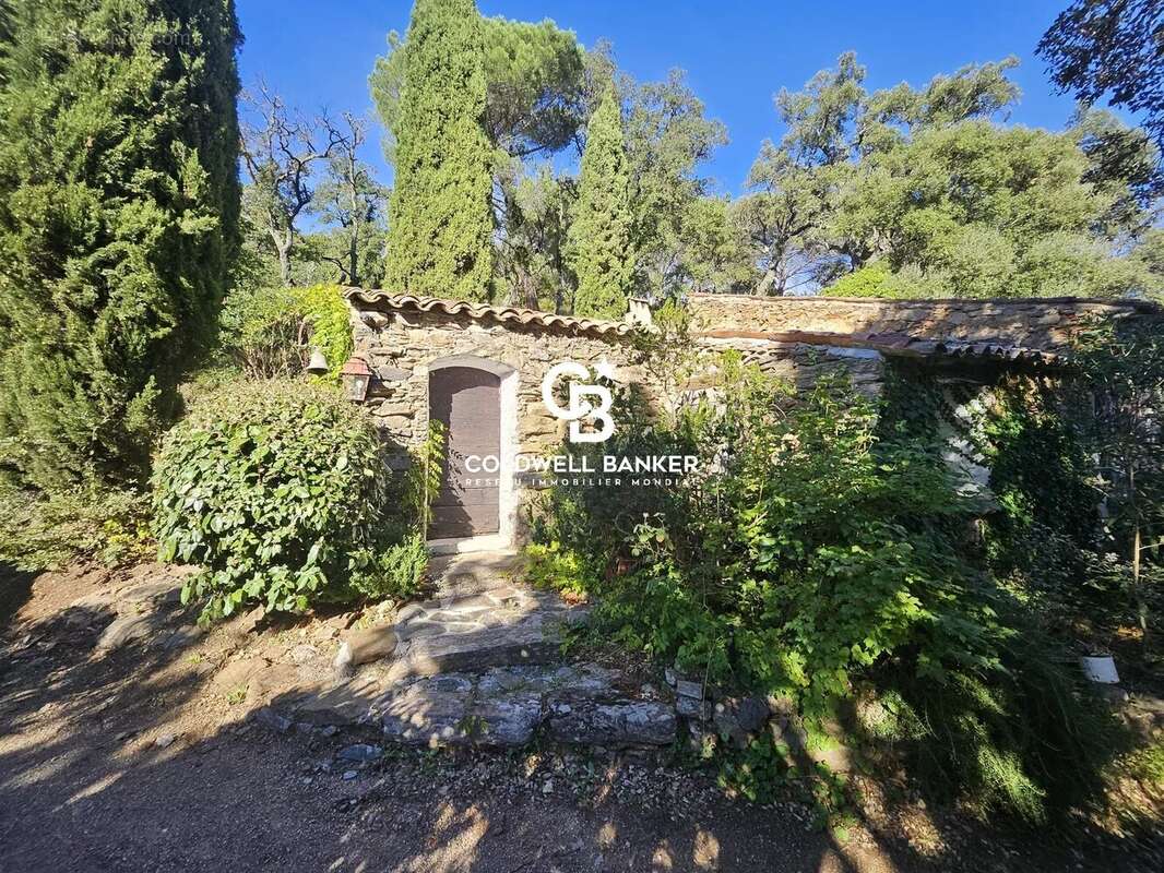 Maison à LA GARDE-FREINET