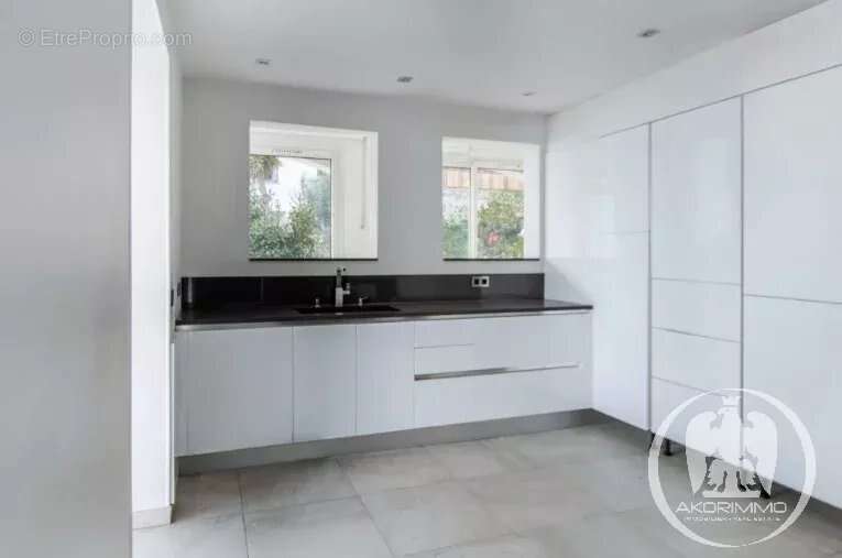 Appartement à LA TURBIE