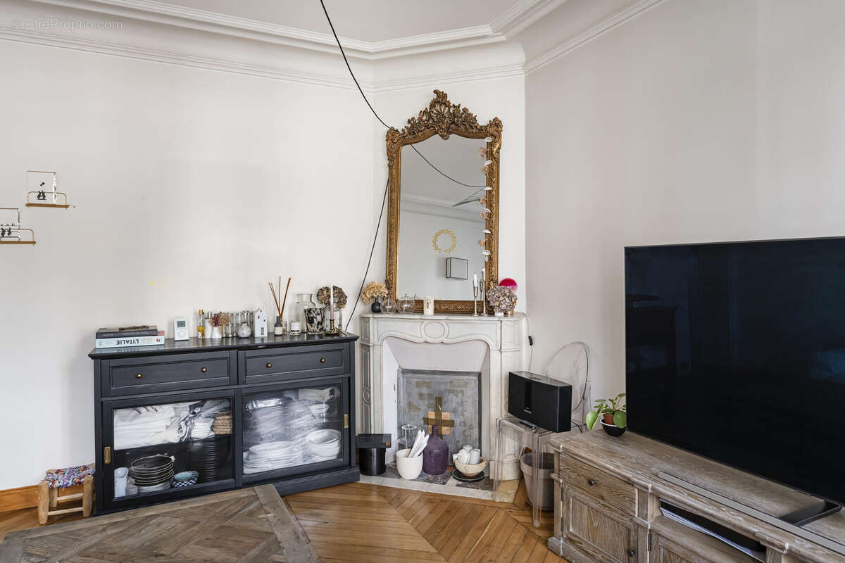 Appartement à SURESNES