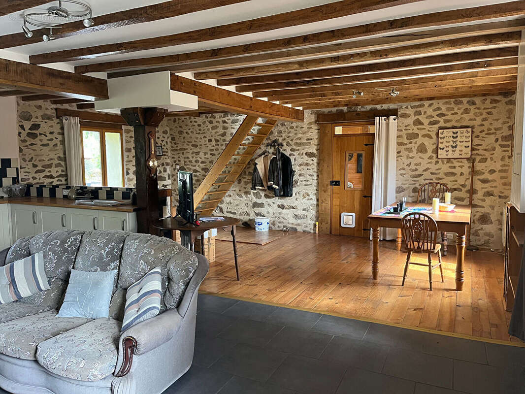 Maison à DOMPS