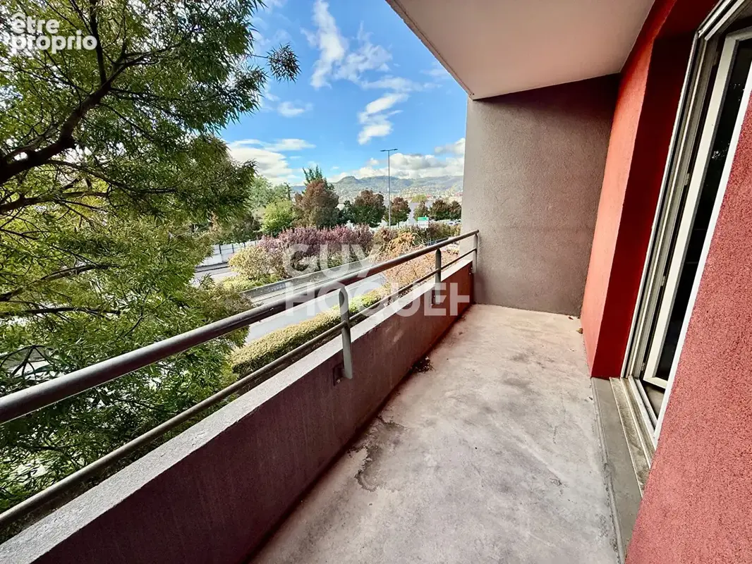 CLERMONT FERRAND - Appartement T2, balcon et parking - photo 3