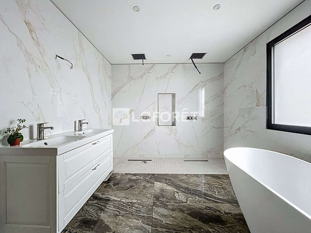 Maison à MEILLONNAS