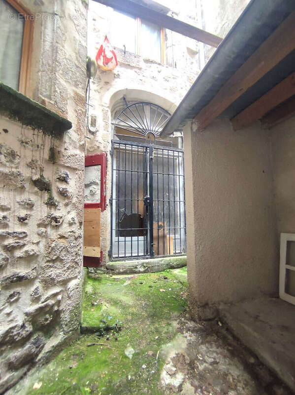 Autre à LE PUY-EN-VELAY