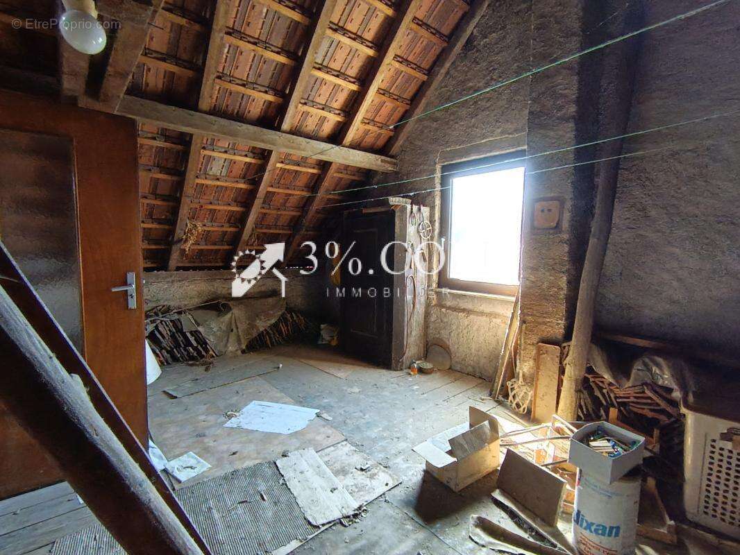 Maison des annees 1950  de 105m2 a renover avec dependances - photo 15