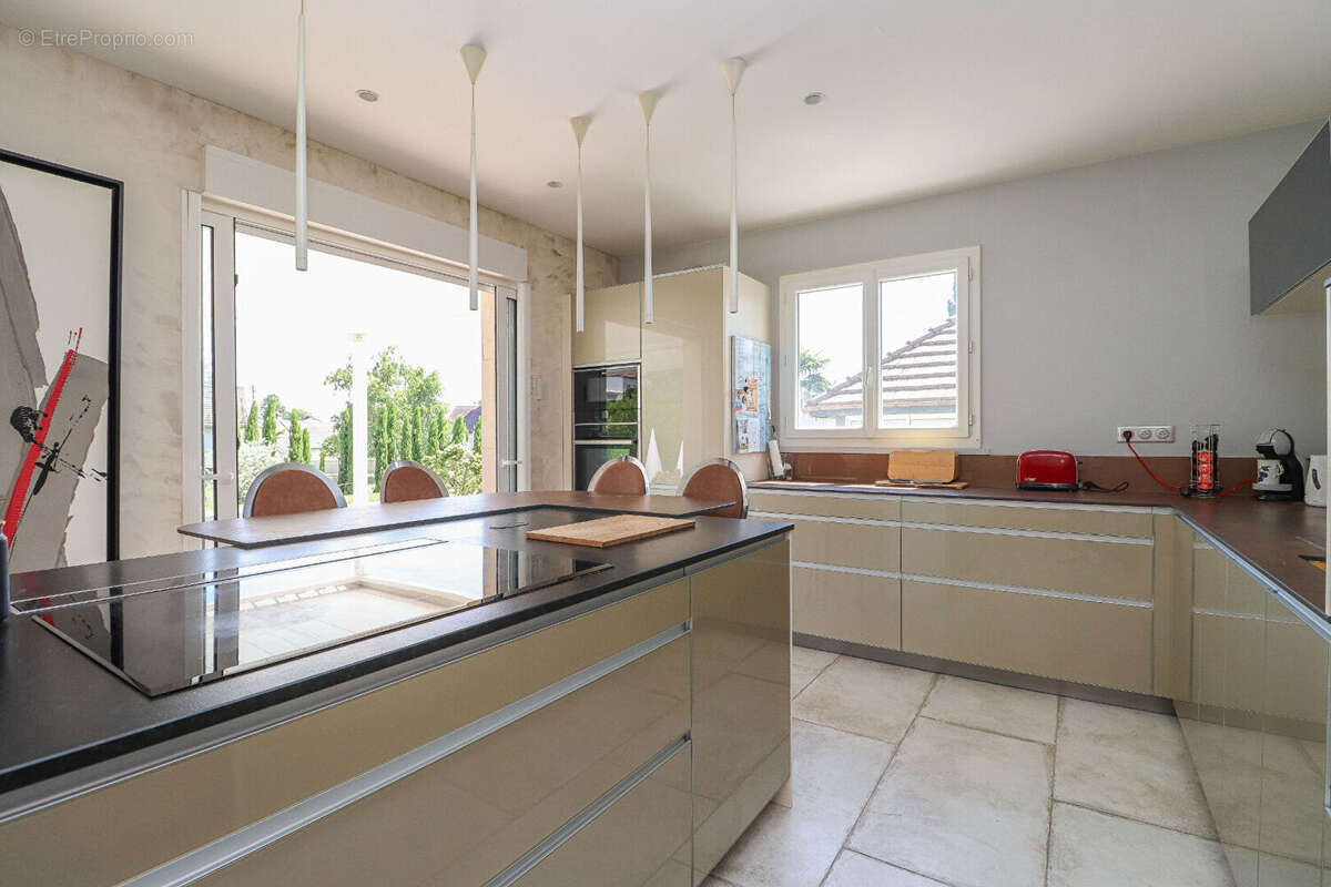 Maison à NEUILLY-LES-DIJON