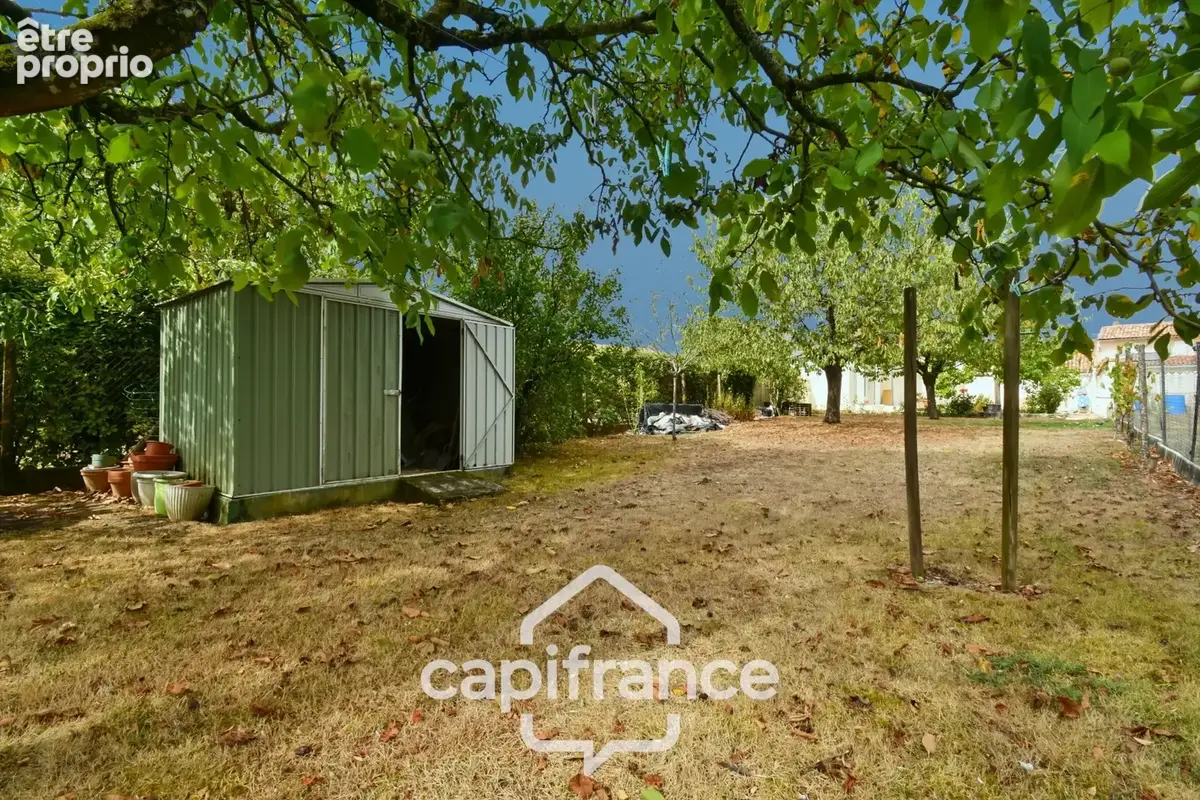 Maison à vendre 4 pièces MAZERAY (17) sur 900m² de jardin clos et 3 garages - photo 6