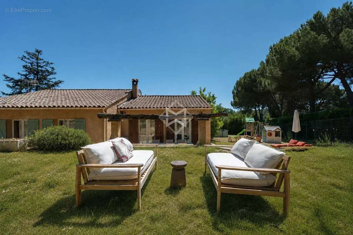 Maison à VALBONNE