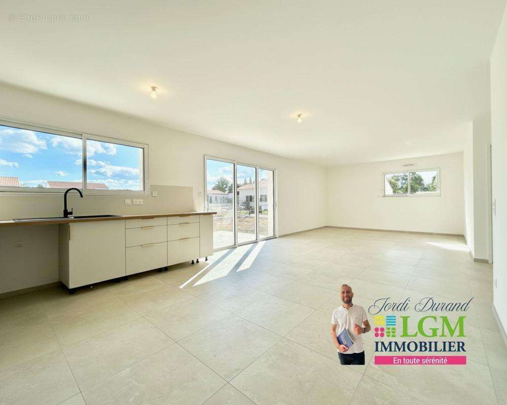 Maison à NIEUL-LE-DOLENT