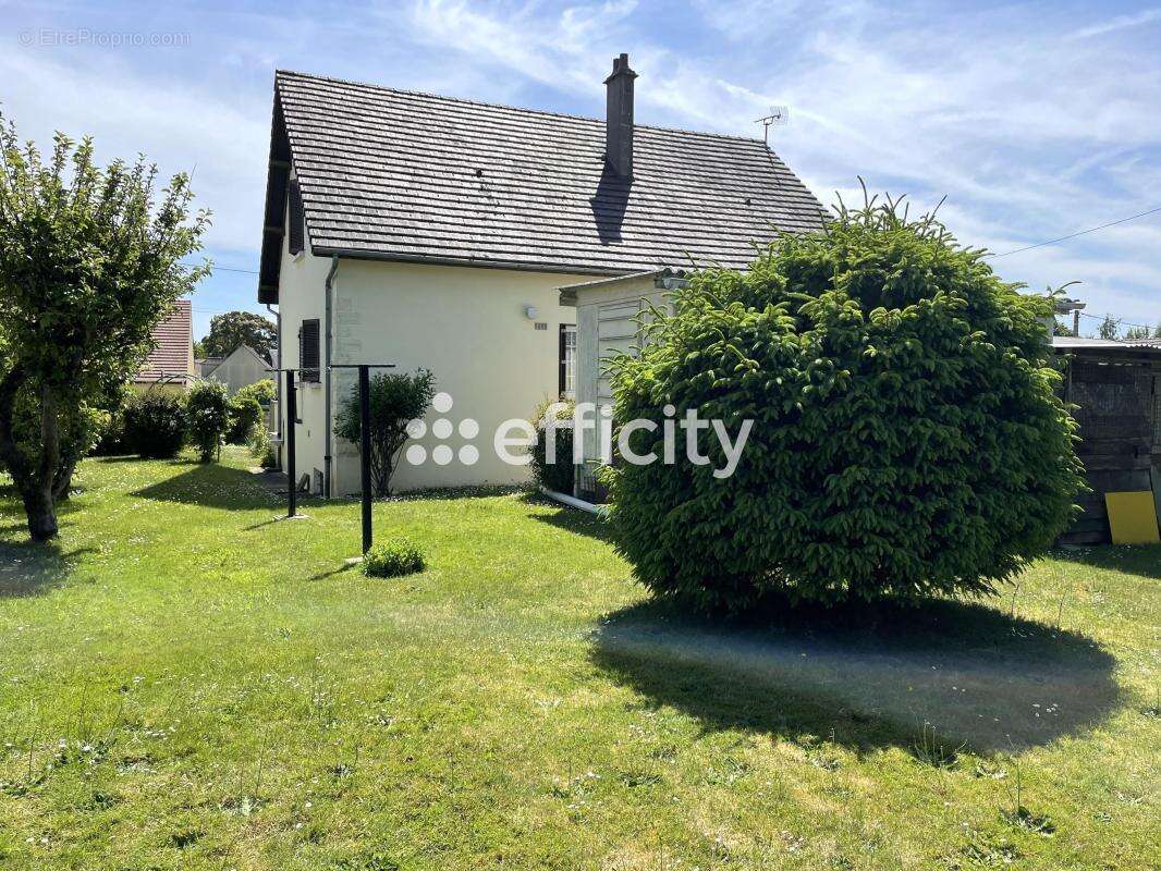 Maison à SAINTE-GENEVIEVE