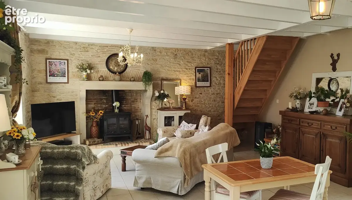 Belle propriété avec terrain et dépendances - photo 4