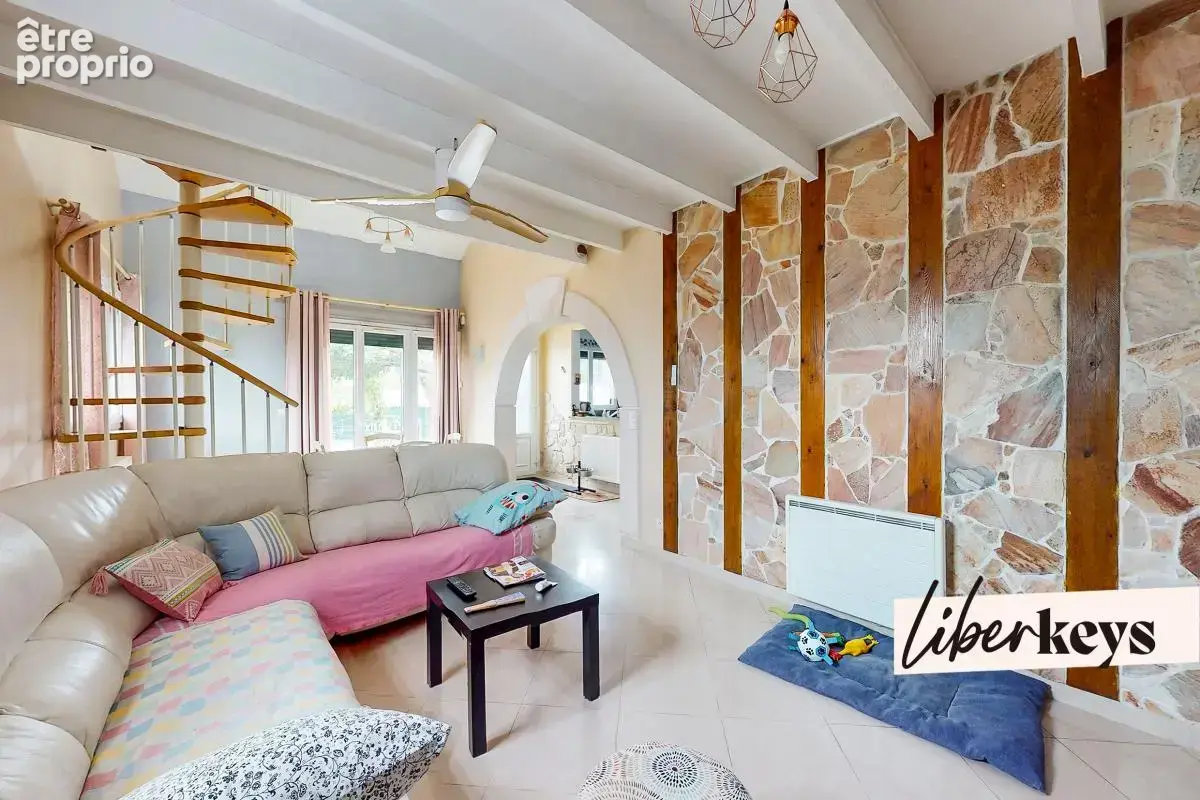 Maison familiale – 855 m² de terrain – Parc de la Cloche – Orly - photo 3