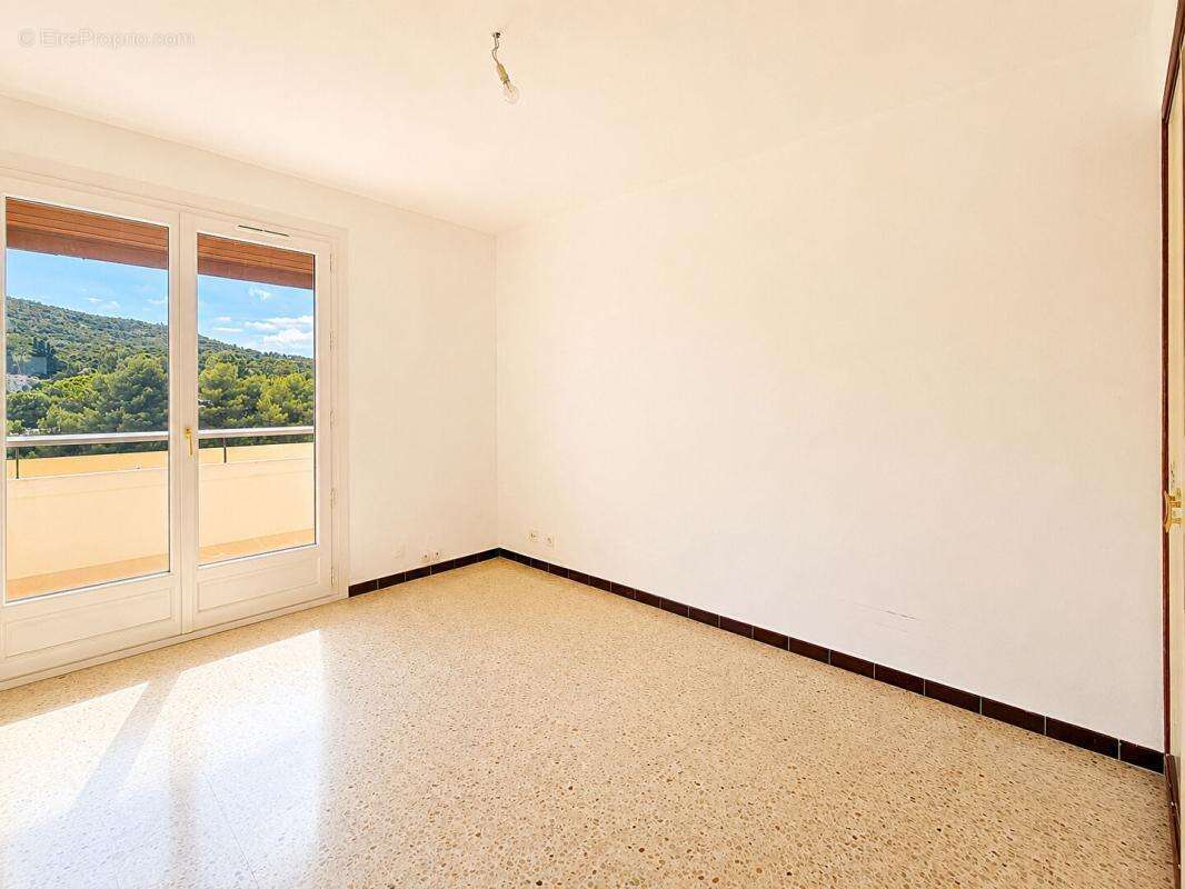 Appartement à HYERES