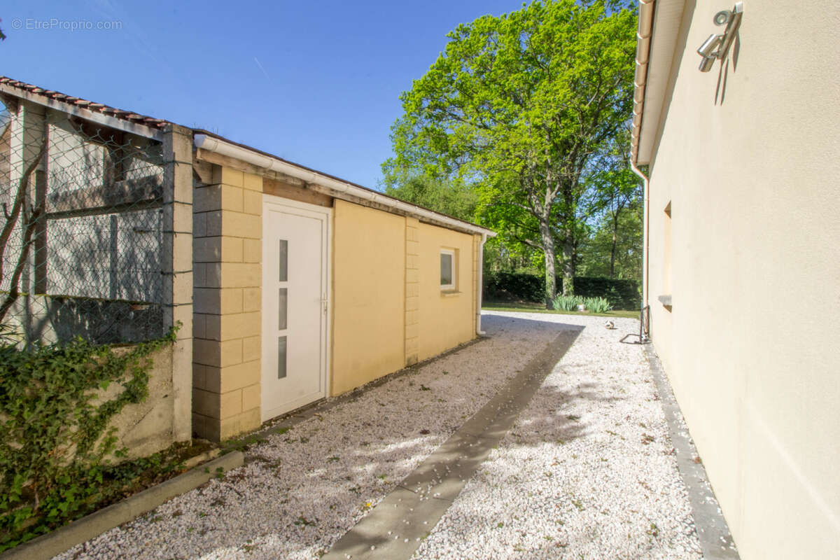 Maison à SAINT-GERMAIN-LES-ARPAJON