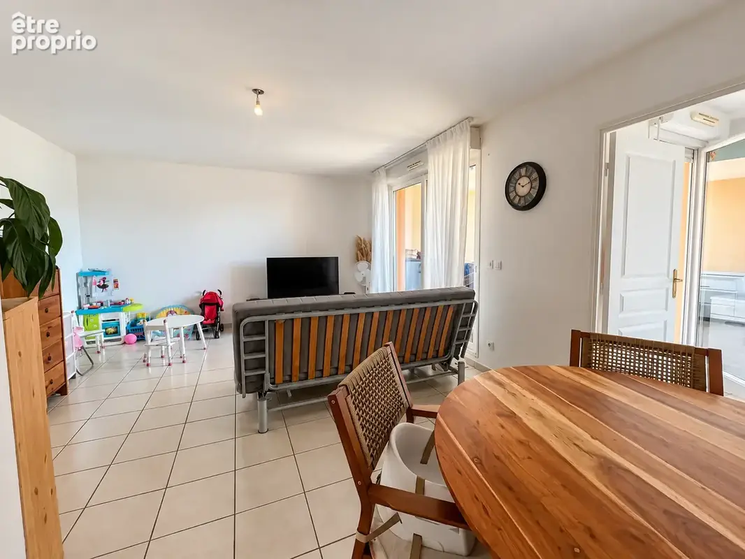 Six-Fours-les-plages - Appartement type 3 de standing avec terrasse & parking - photo 5