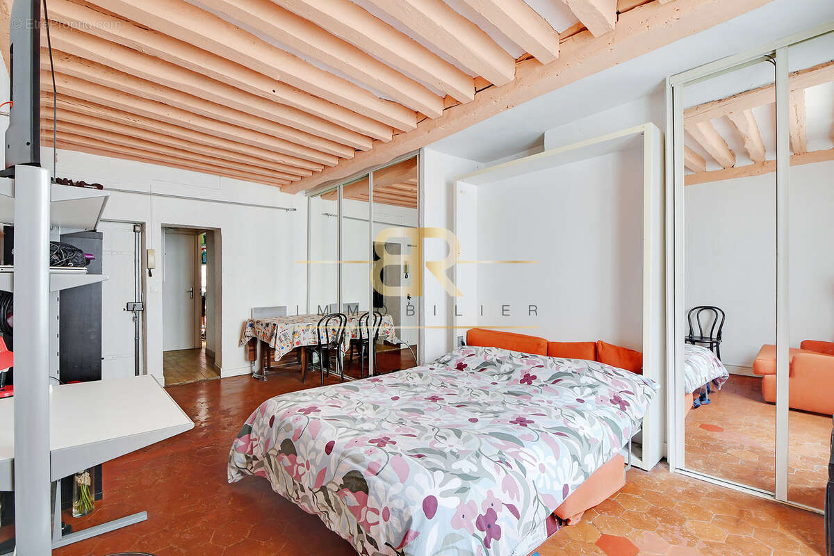 Appartement à PARIS-3E