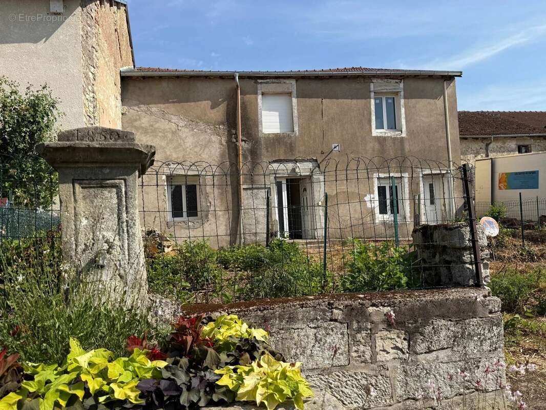 Maison à rénover dans un petit village de Haute-Saône - photo 2