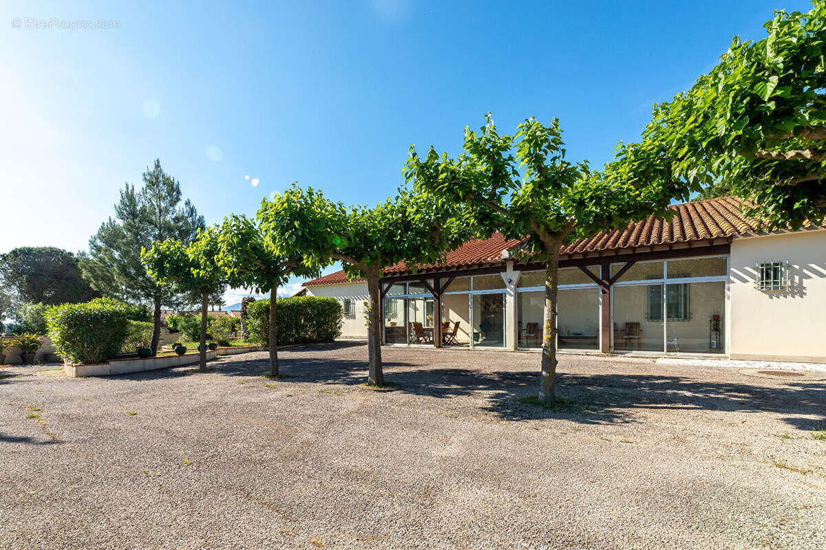 Maison à VILLENEUVE-DE-LA-RAHO