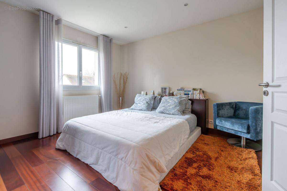 Maison à SAINT-MAUR-DES-FOSSES