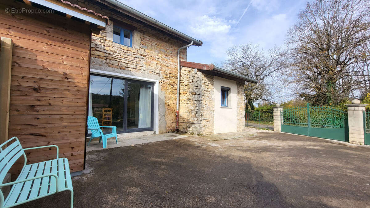 Maison à SAINT-AMOUR