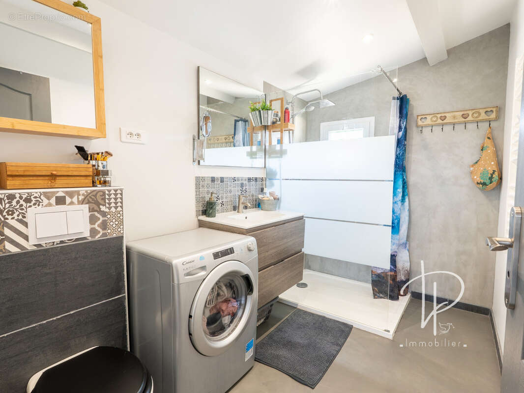 Maison à LA FARE-LES-OLIVIERS