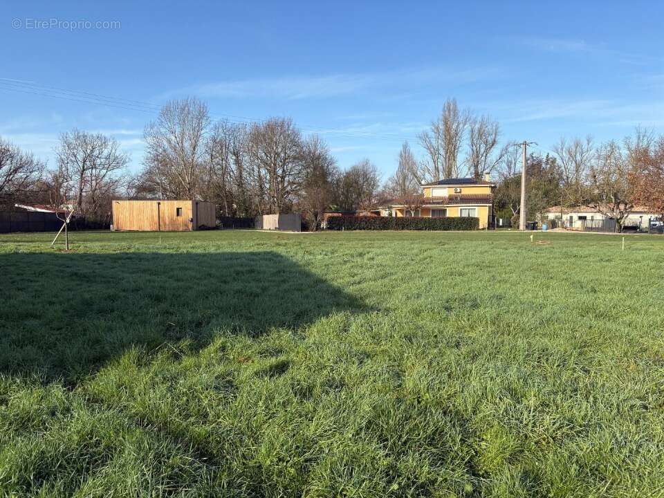 Terrain 610 m² à Buzet-Sur-Tarn  - photo 3