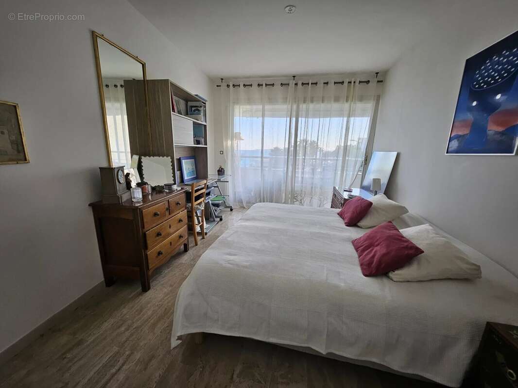 Appartement à VILLENEUVE-LOUBET