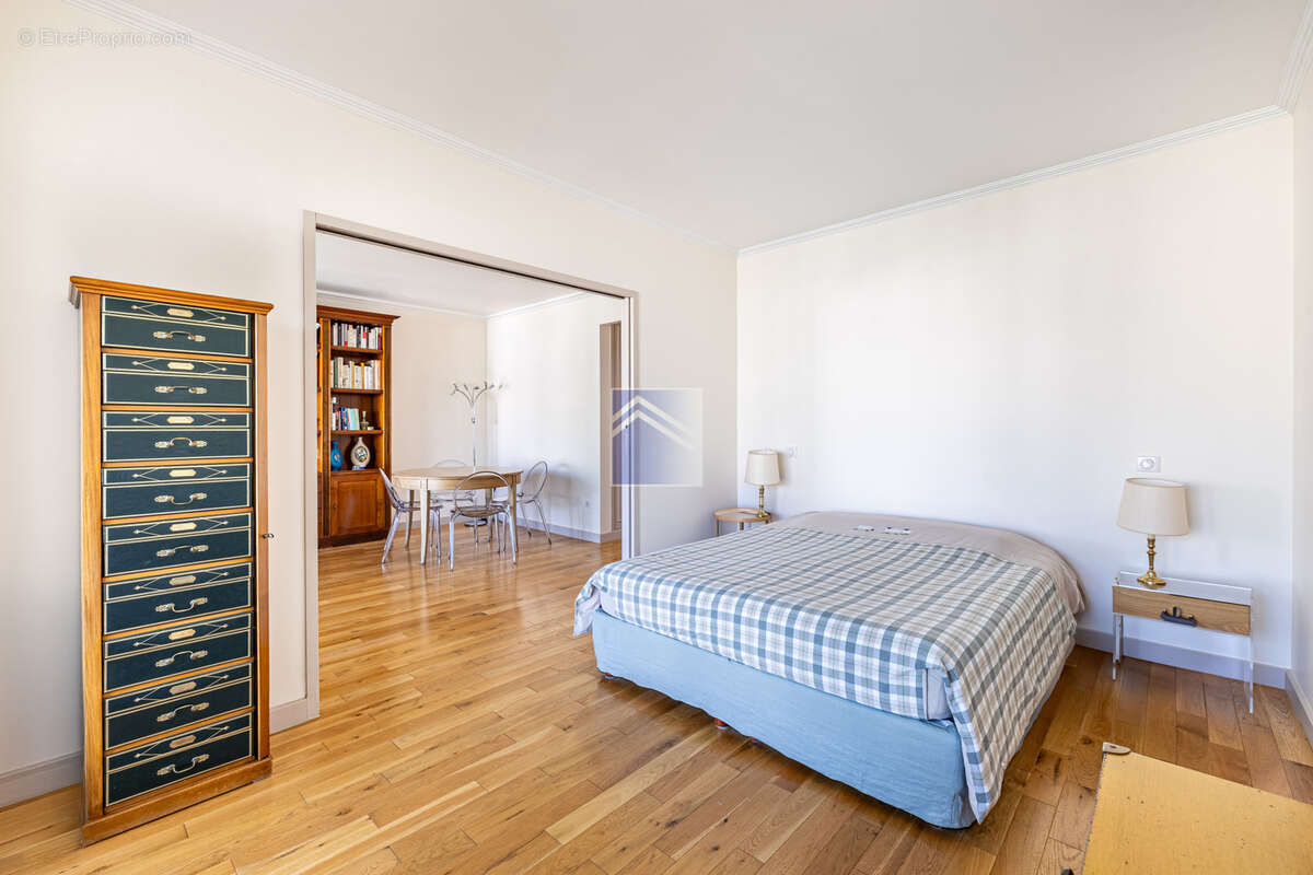 Appartement à LEVALLOIS-PERRET