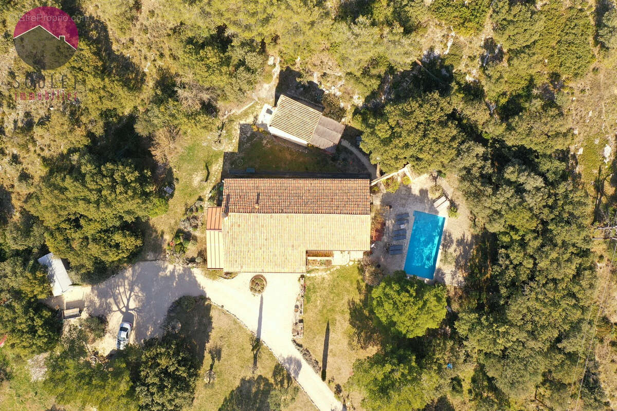 Maison à L'ISLE-SUR-LA-SORGUE