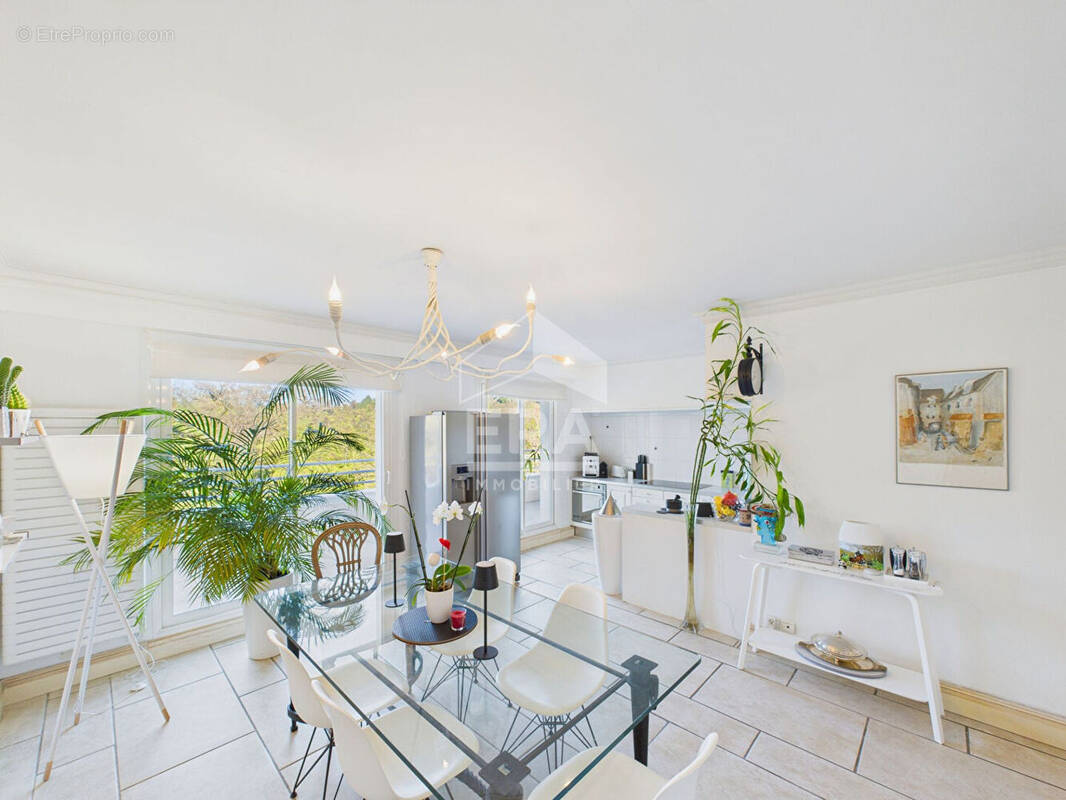 Appartement à ONET-LE-CHATEAU