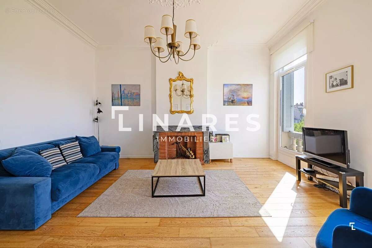 Appartement à MARSEILLE-5E