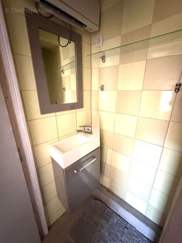 Appartement à SAINT-MITRE-LES-REMPARTS
