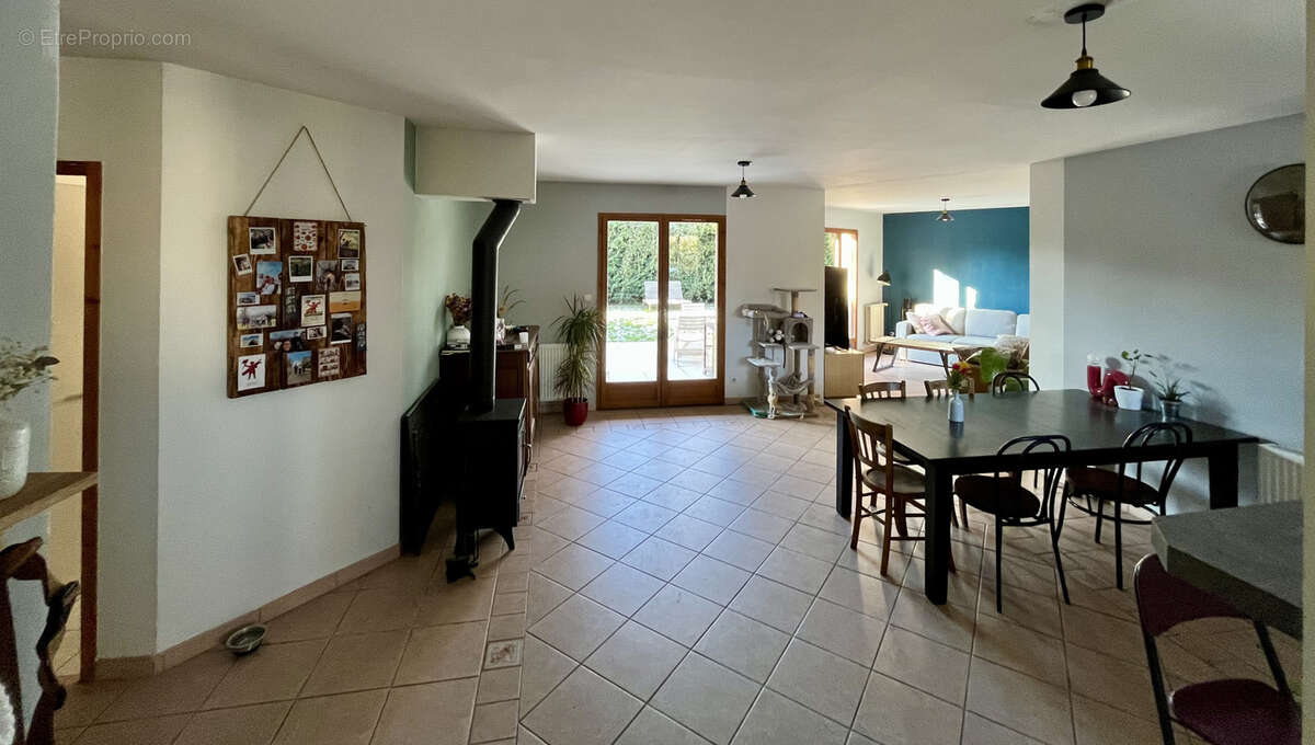 Maison à L'ABERGEMENT-CLEMENCIAT