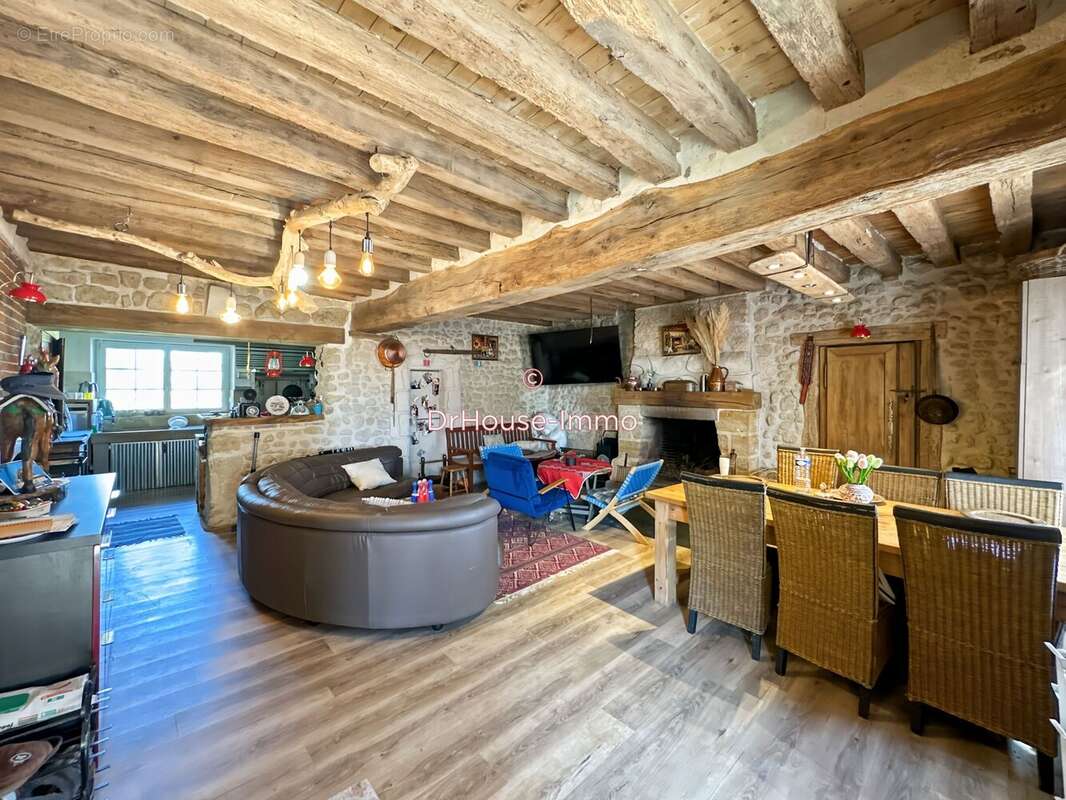 Maison 5 pièces 118 m² à vendre à Sainte-Ceronne-Les-Mortagne (61380) - photo 2