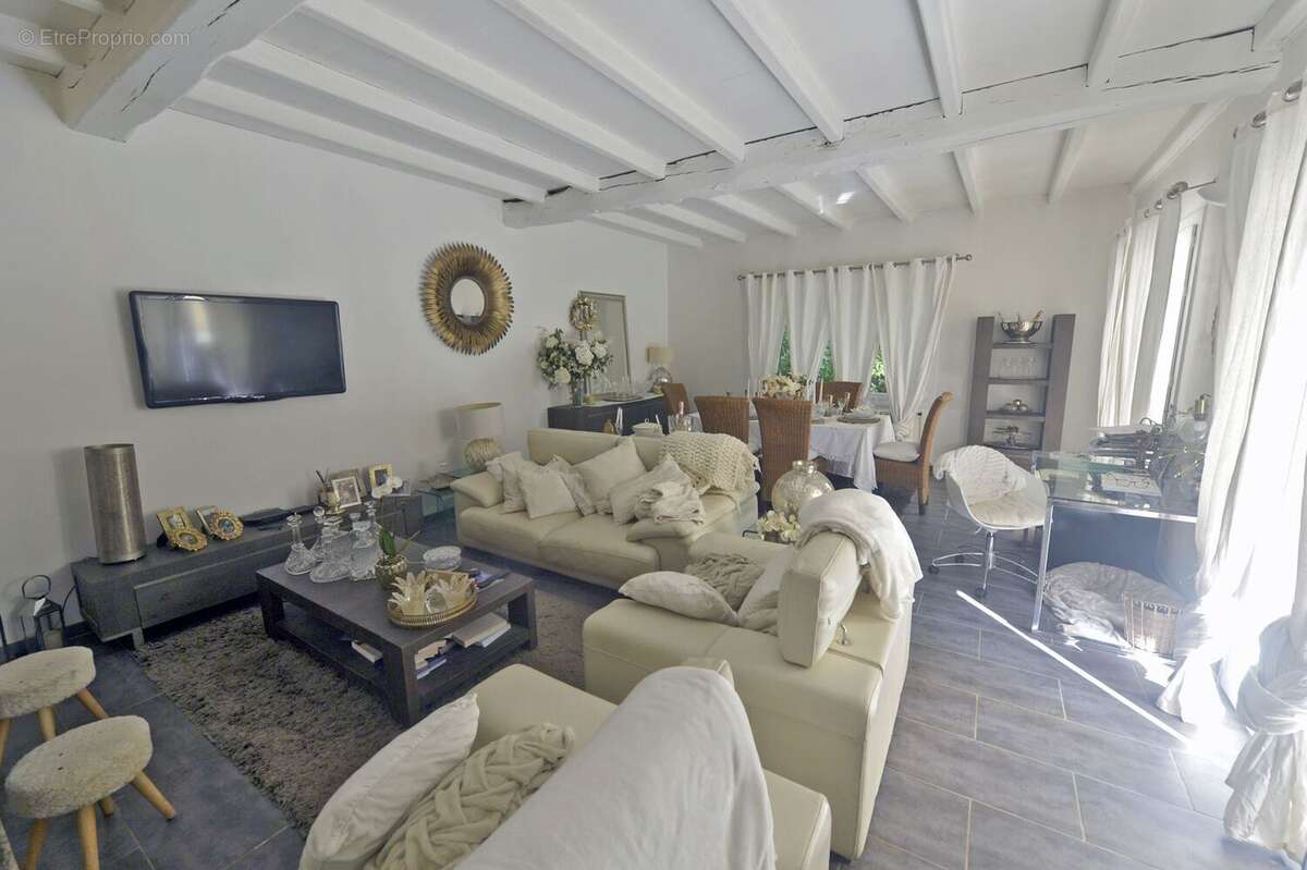 Maison 190 m² à Meursac  - photo 3