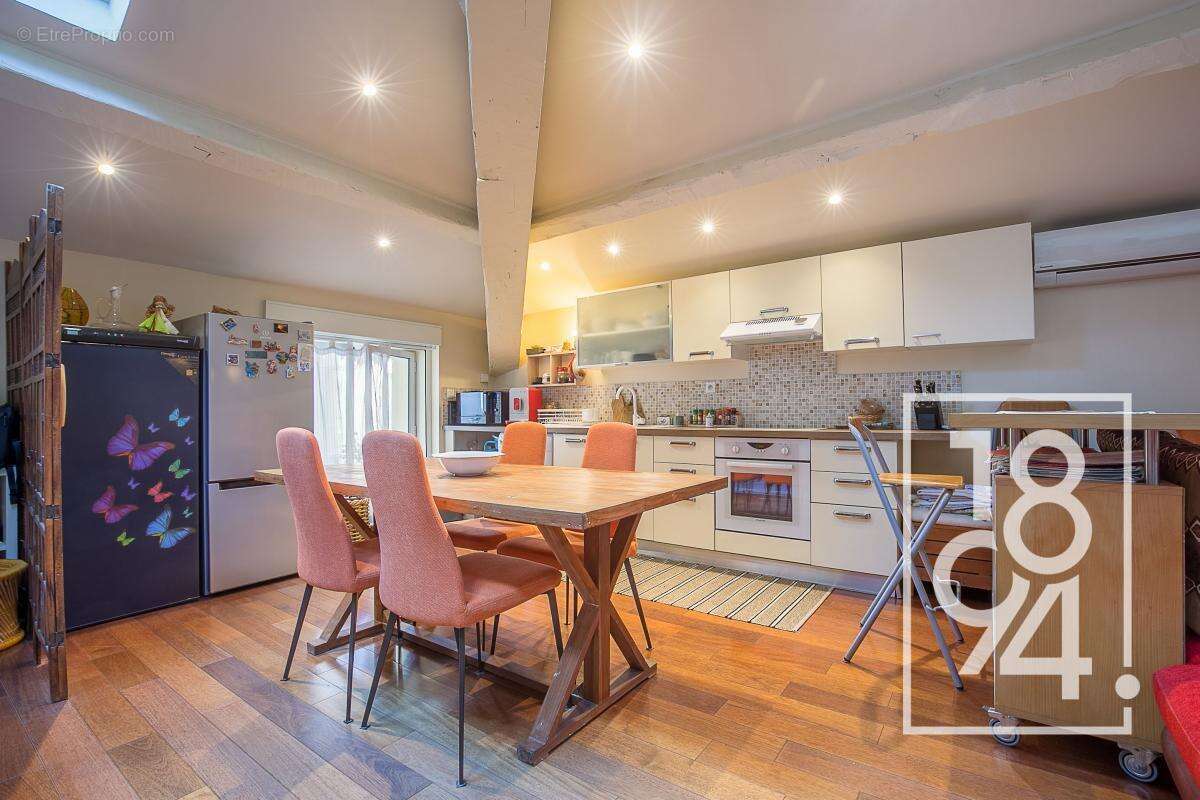 Appartement à MARSEILLE-6E